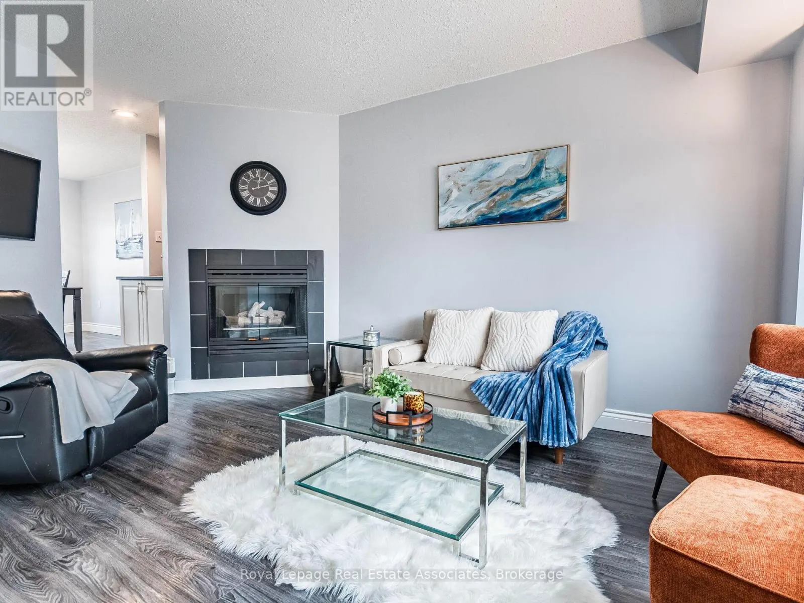 8 - 310 CHRISTOPHER DRIVE