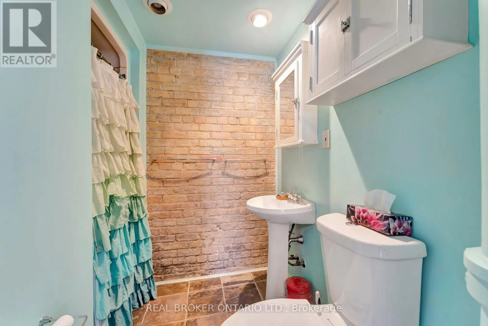 16 STOVER STREET S