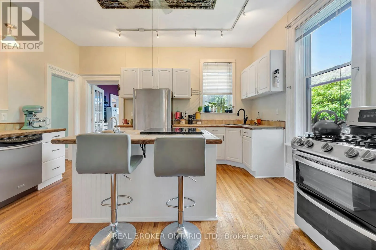 16 STOVER STREET S