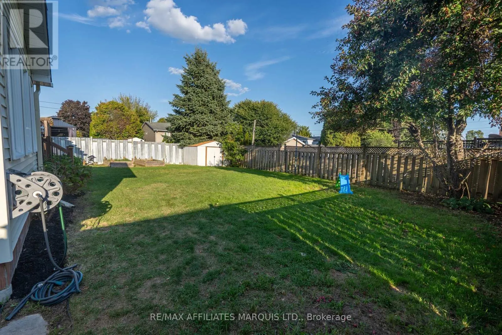 1619 FIRST STREET E