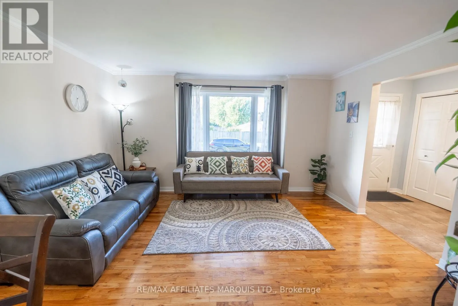 1619 FIRST STREET E