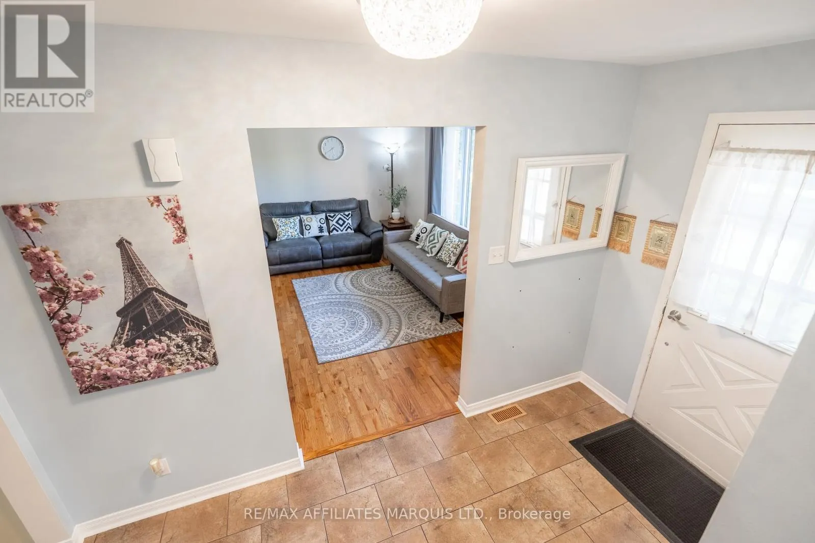 1619 FIRST STREET E