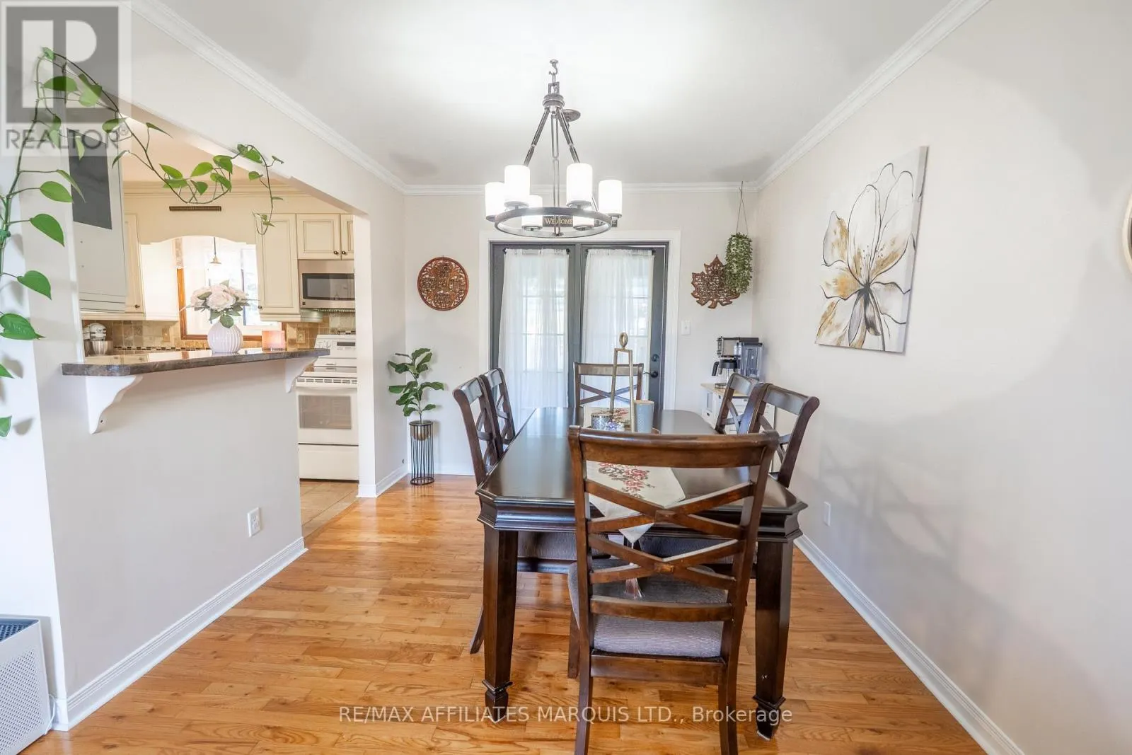 1619 FIRST STREET E