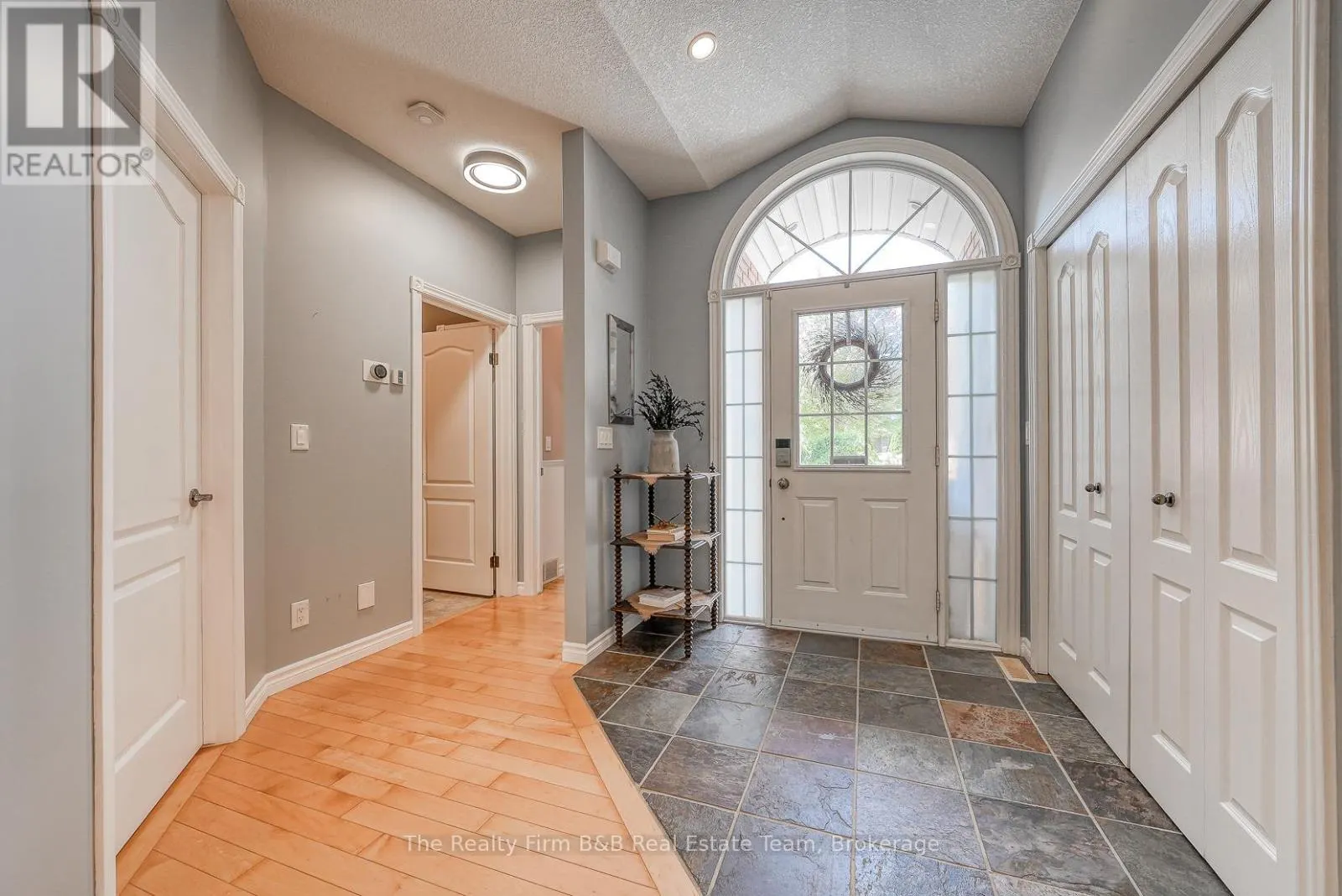 504 CRESTWOOD CRESCENT
