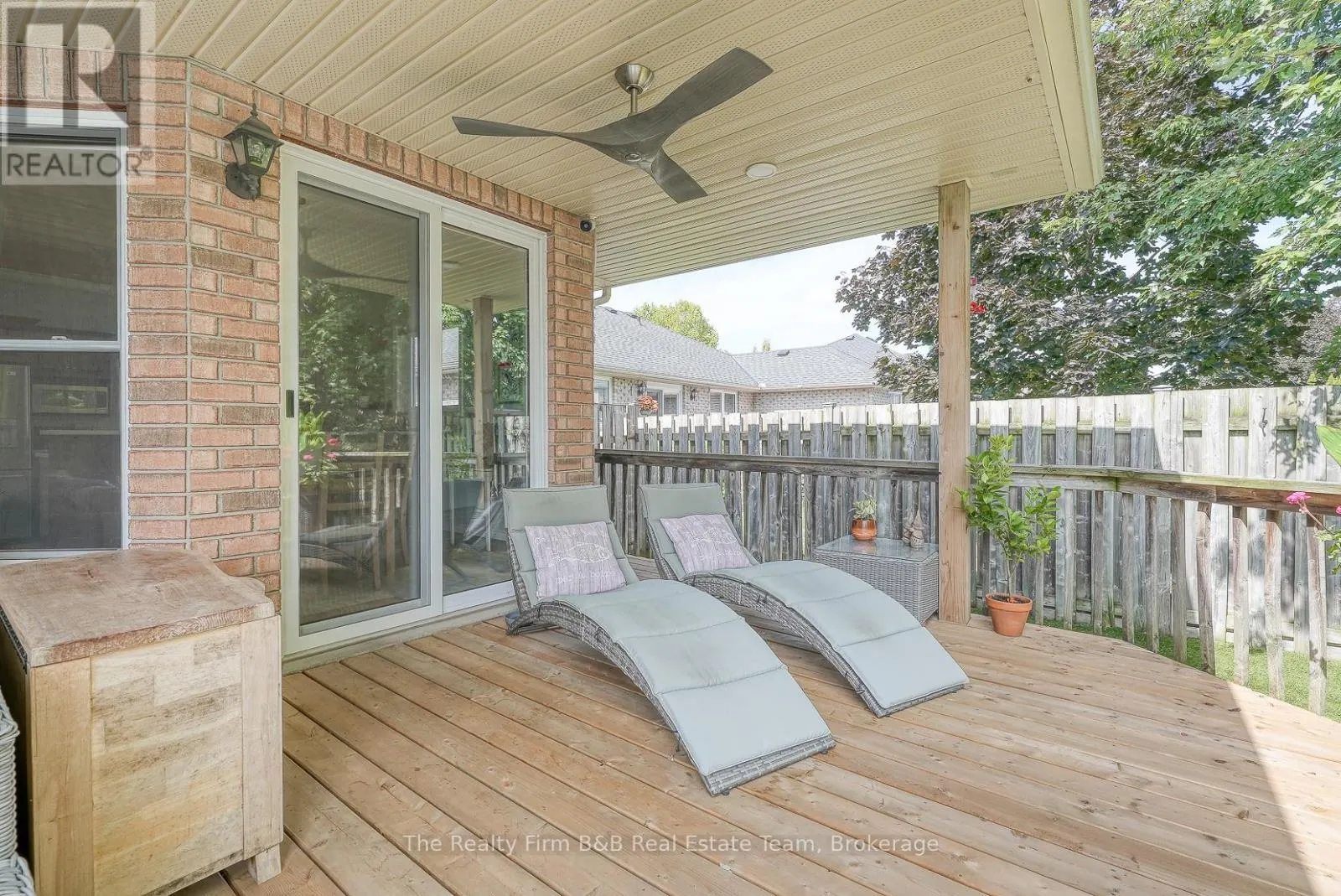 504 CRESTWOOD CRESCENT