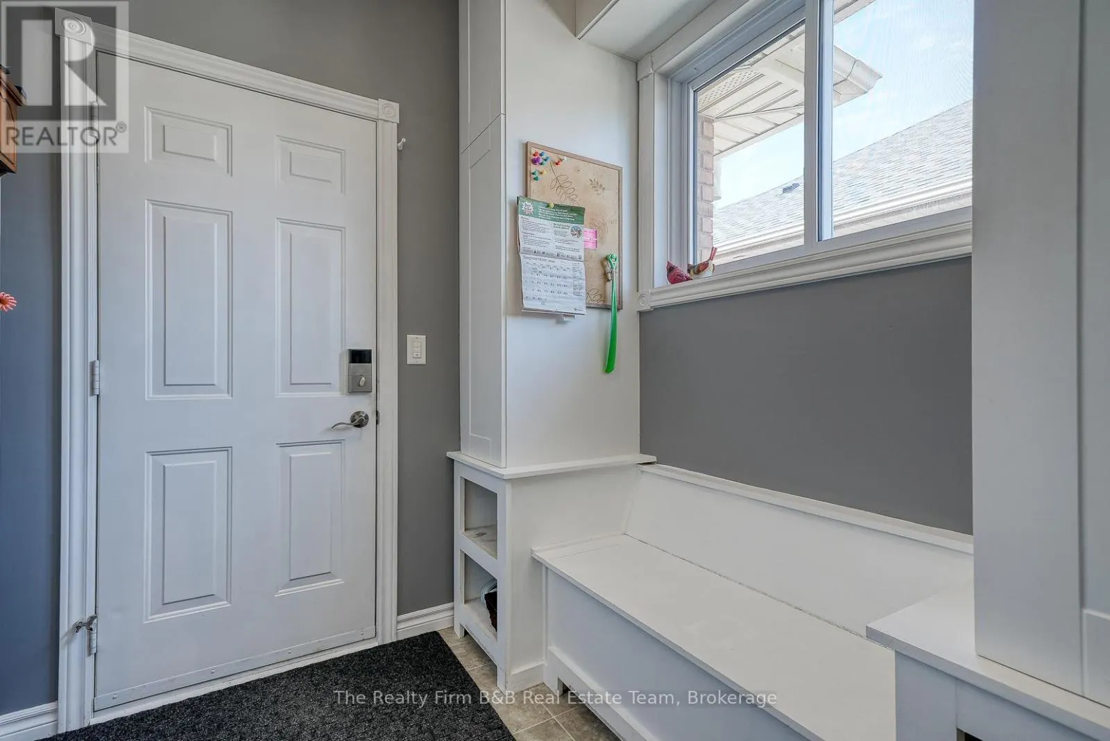 504 CRESTWOOD CRESCENT