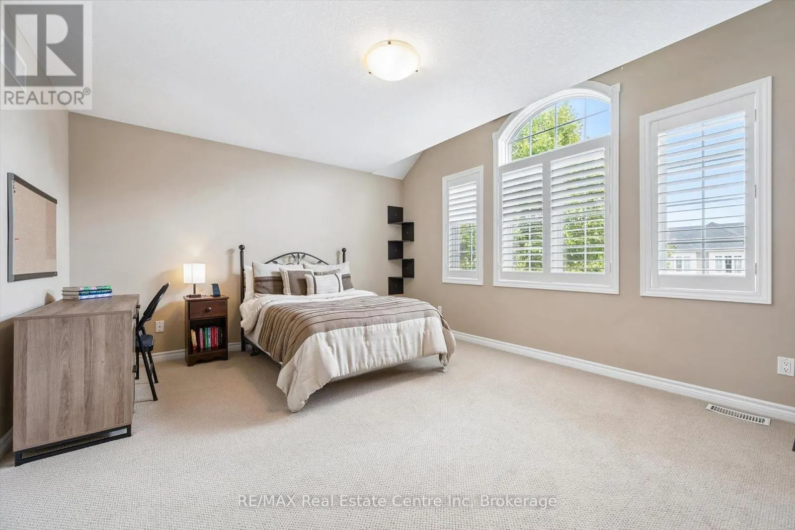 32 FRASSON DRIVE