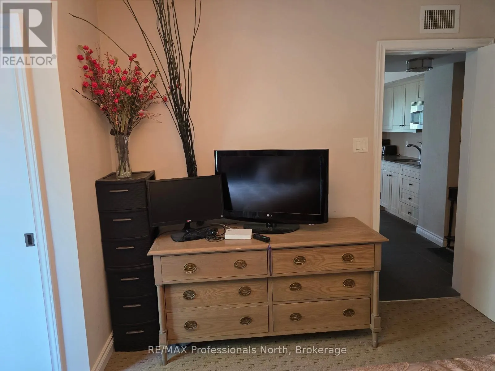 52-203 - 1235 DEERHURST DRIVE, #52-203