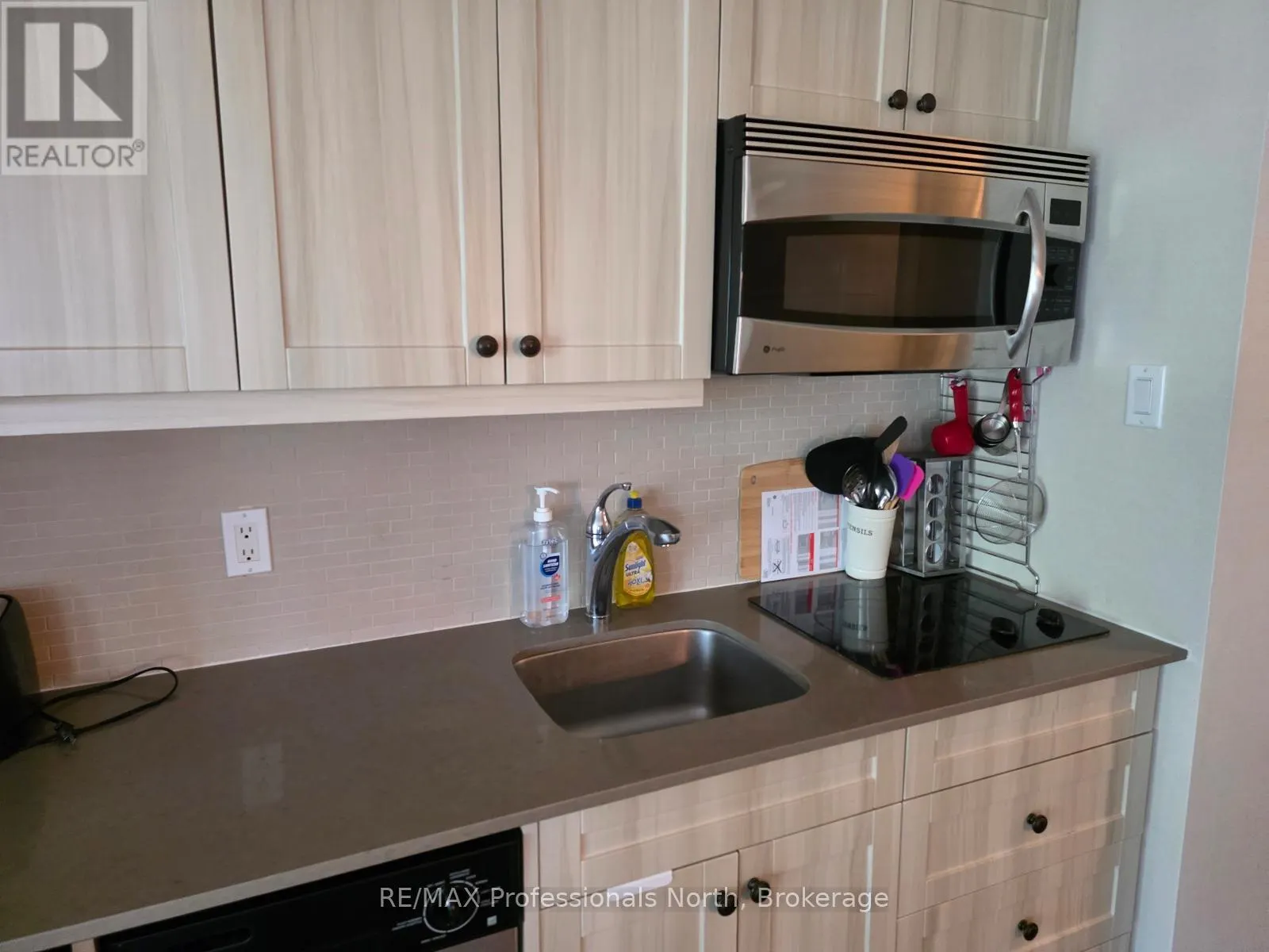 52-203 - 1235 DEERHURST DRIVE, #52-203
