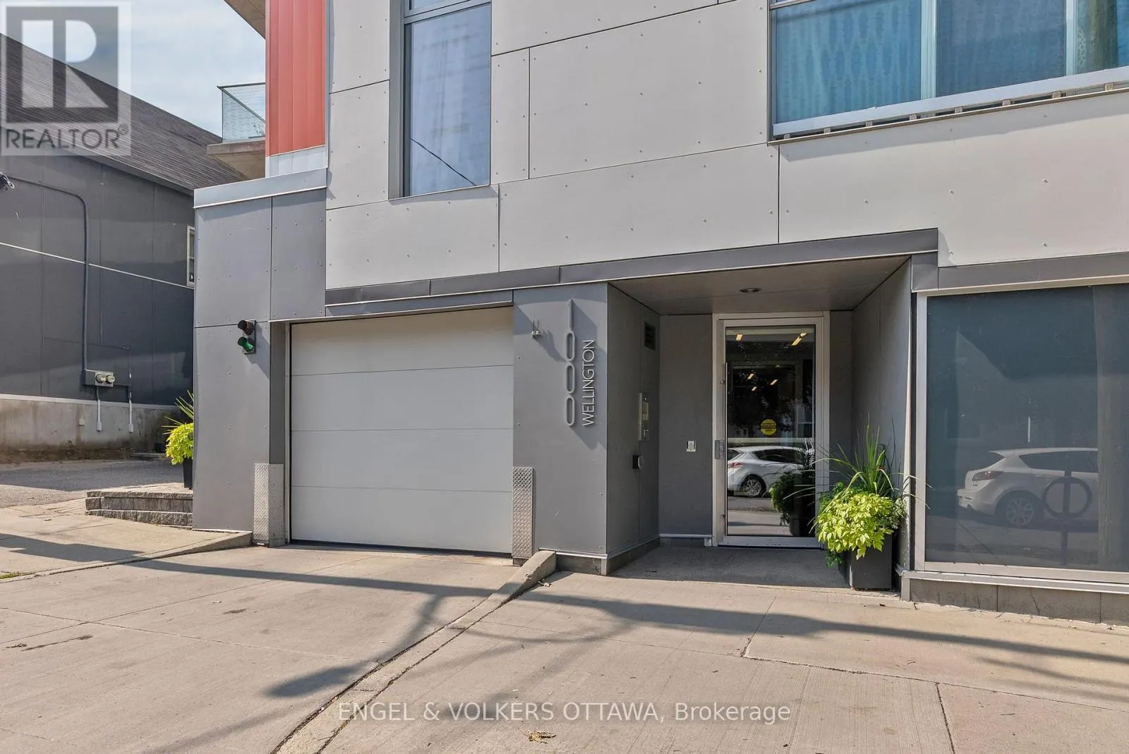 209 - 1000 WELLINGTON STREET W