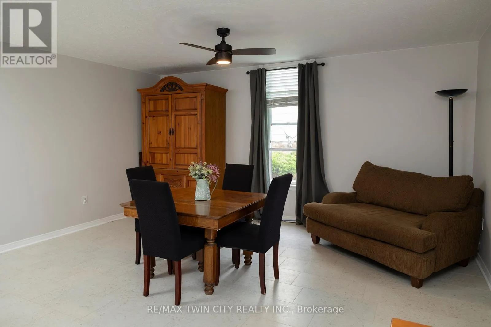 14 ELGIN STREET W