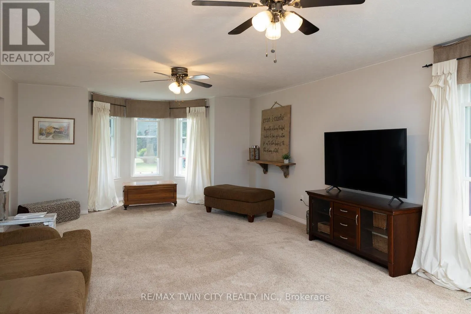 14 ELGIN STREET W