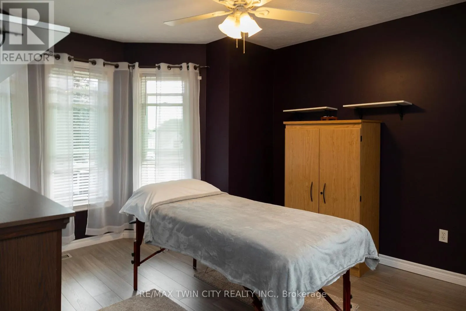 14 ELGIN STREET W