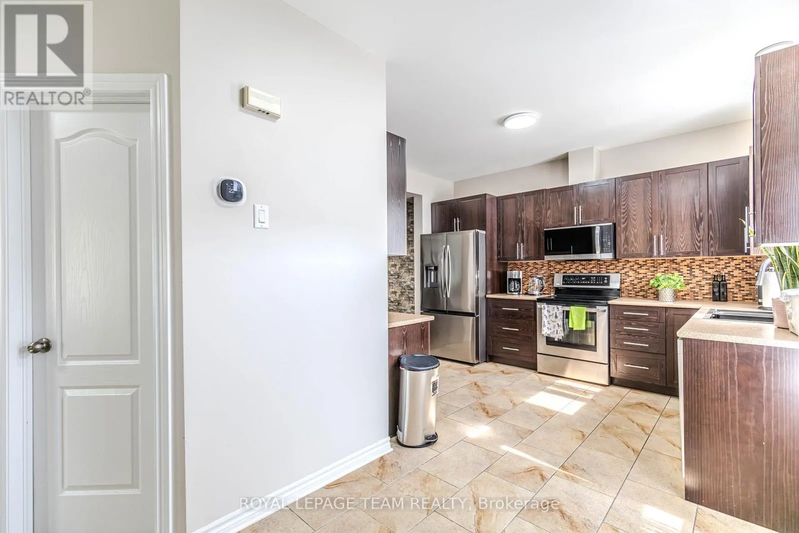 55 EMERALD POND PRIVATE