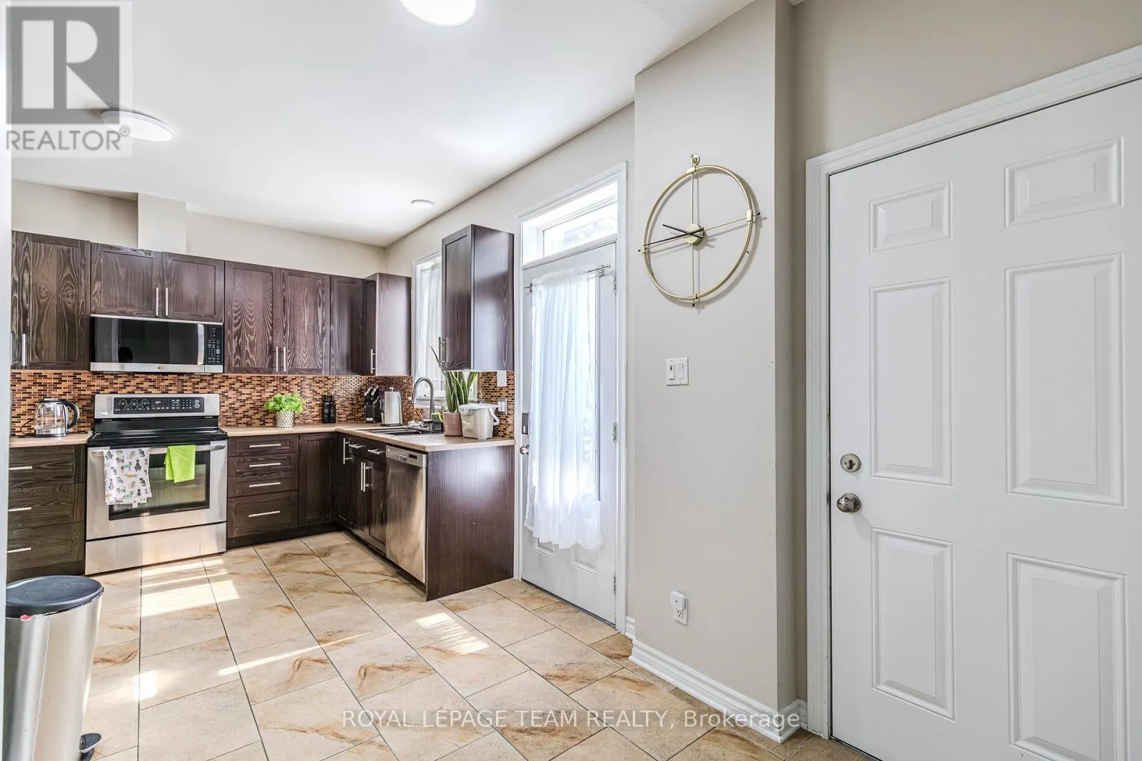 55 EMERALD POND PRIVATE