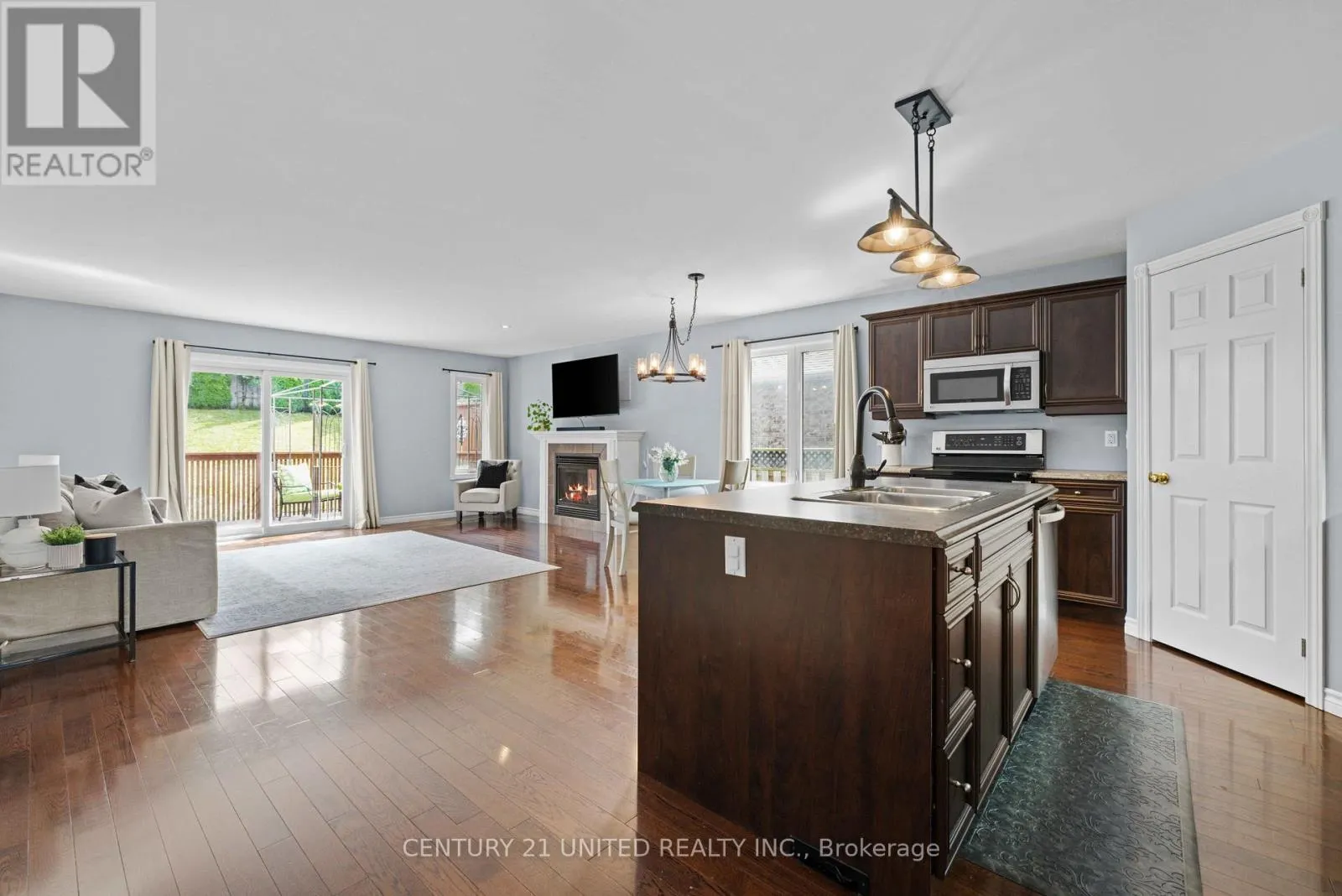 385 BIANCO CRESCENT