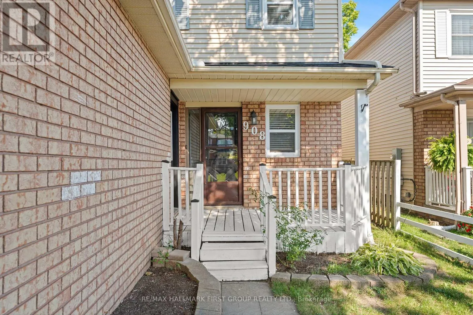 908 FAIRBANKS ROAD