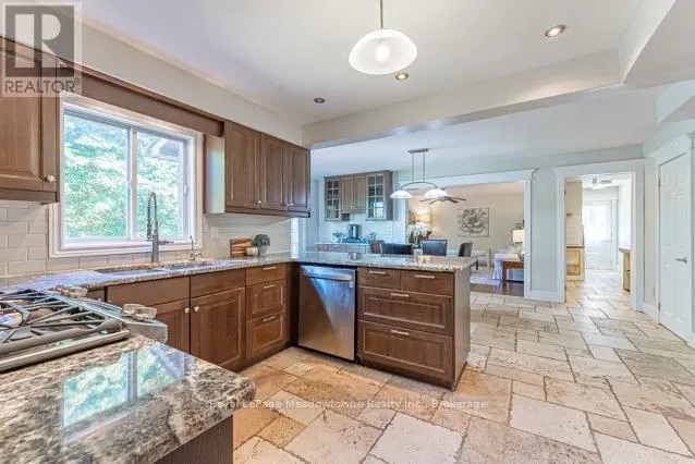 518 GRAND RIDGE DRIVE
