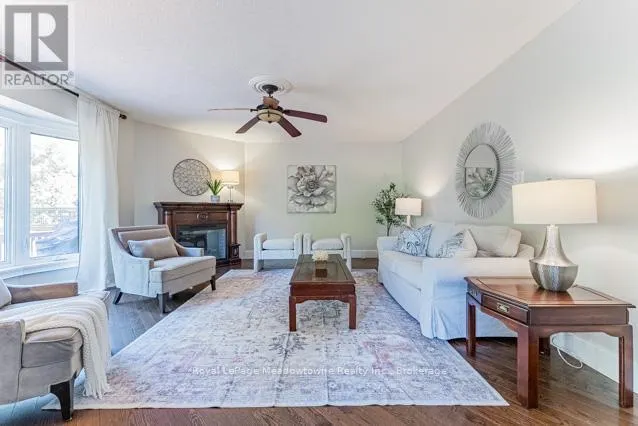 518 GRAND RIDGE DRIVE