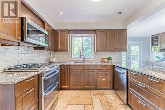 518 GRAND RIDGE DRIVE