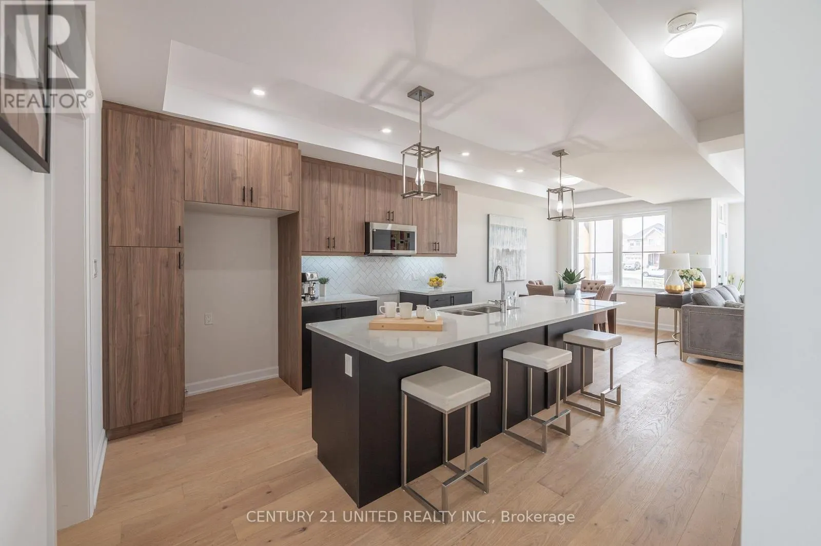303 MULLIGHAN GARDENS