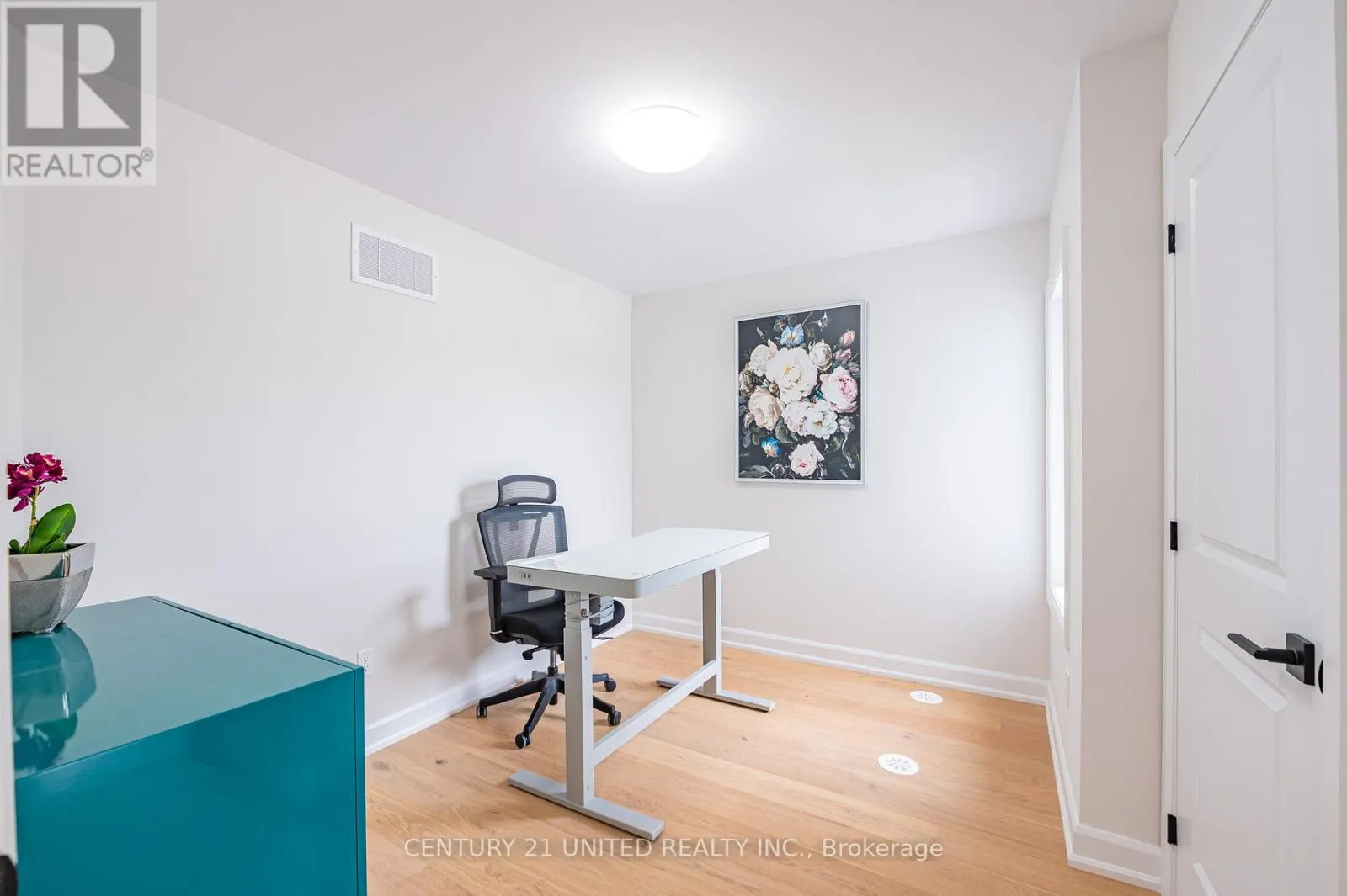 303 MULLIGHAN GARDENS