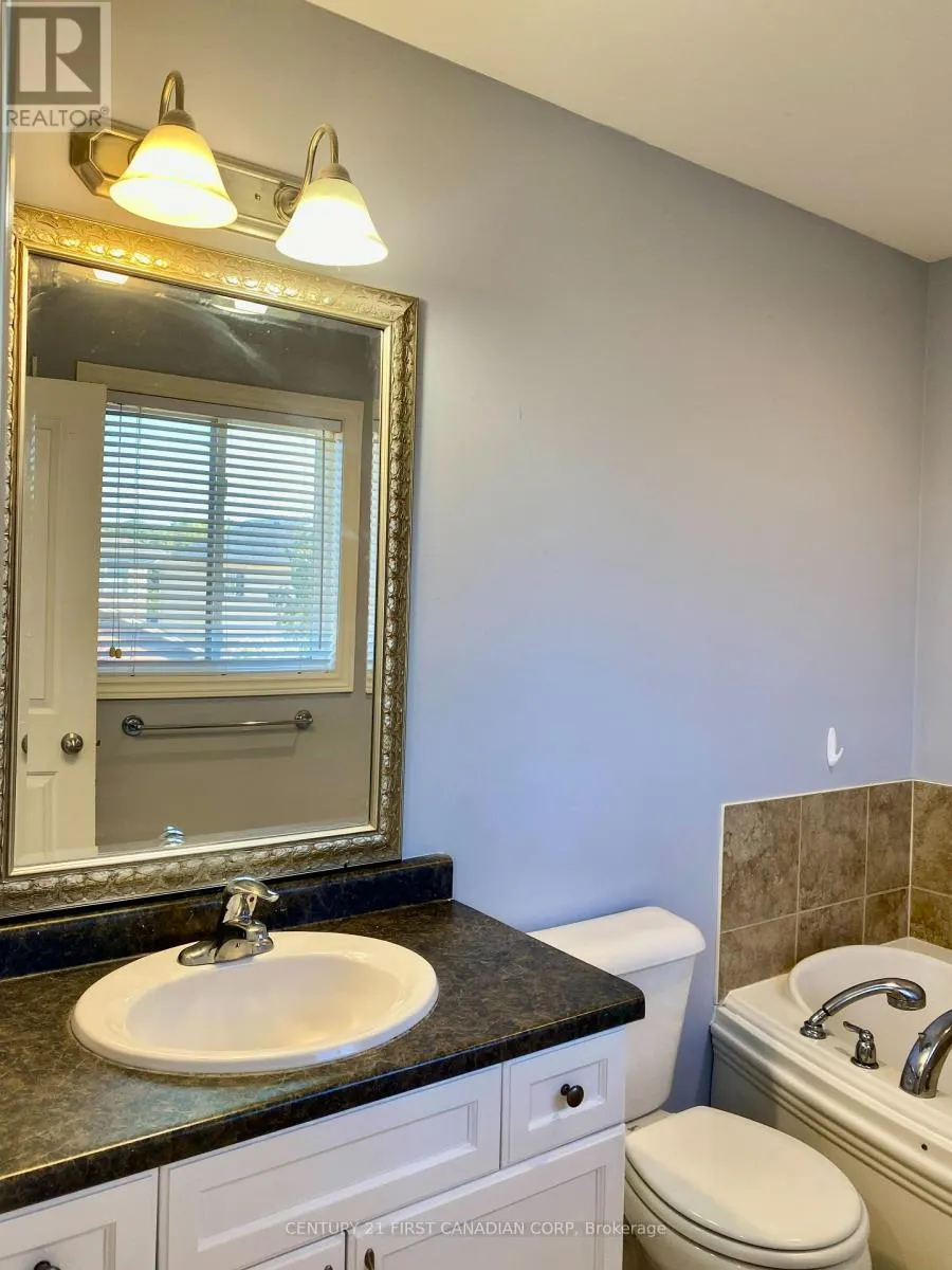 1678 BLACKMAPLE CRESCENT