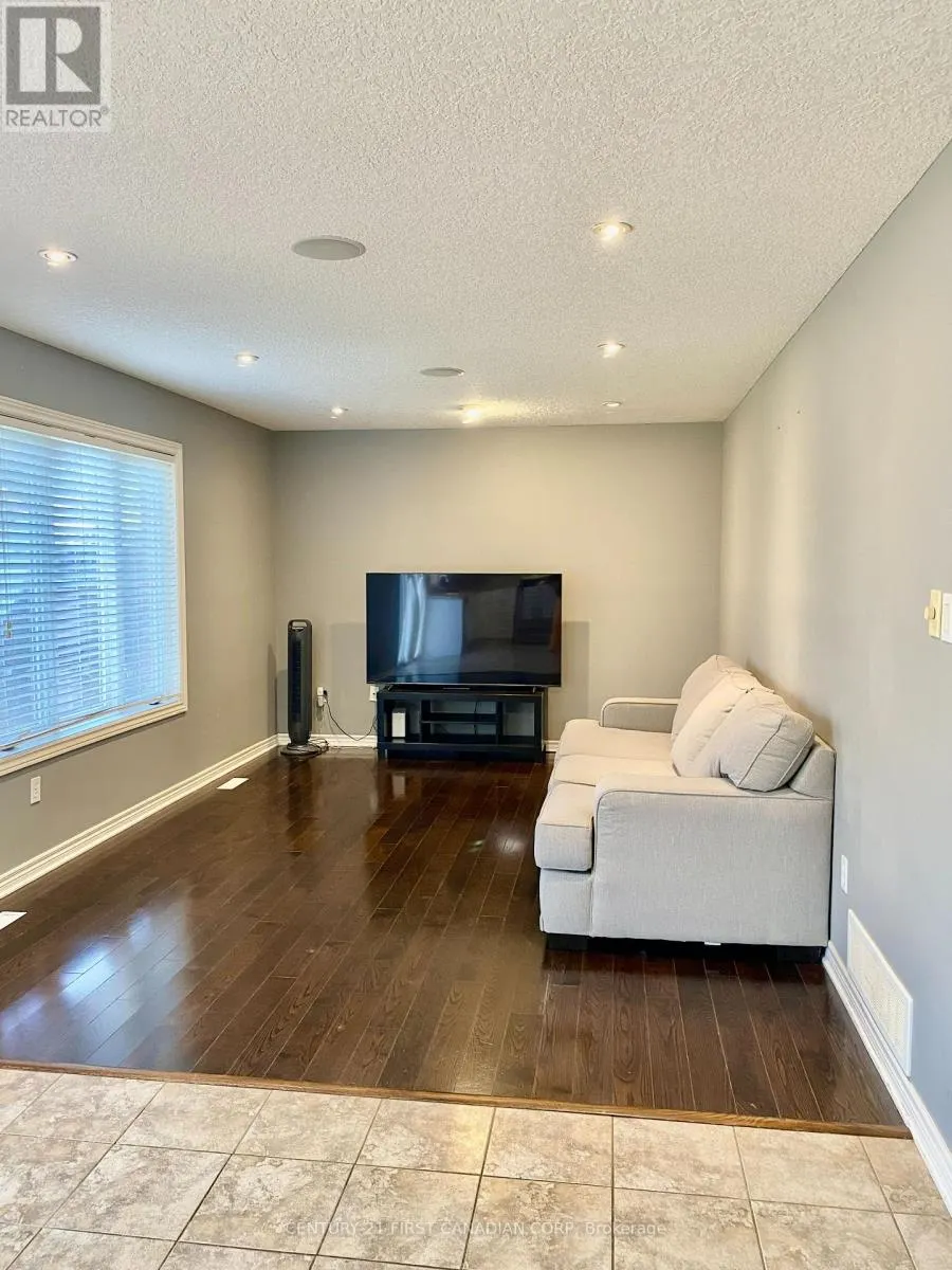 1678 BLACKMAPLE CRESCENT