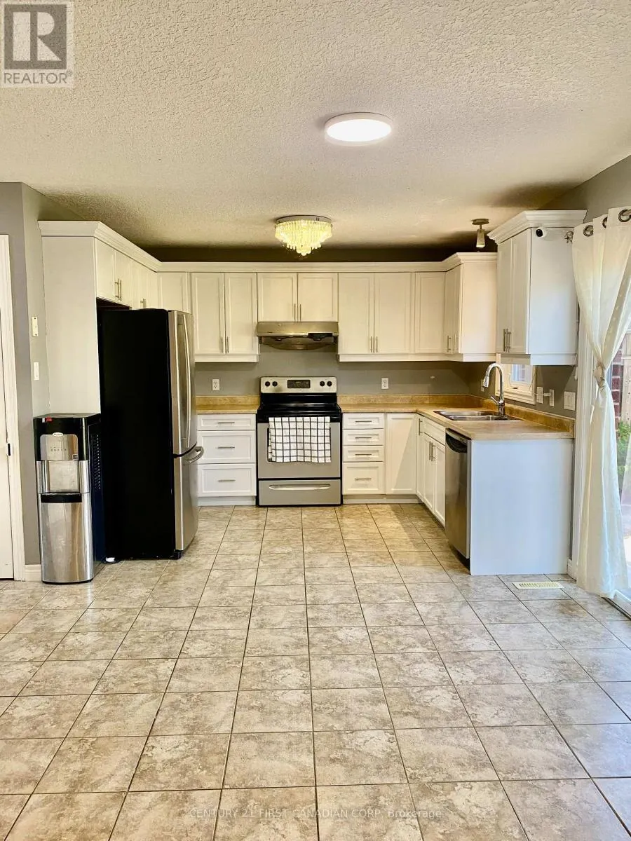 1678 BLACKMAPLE CRESCENT