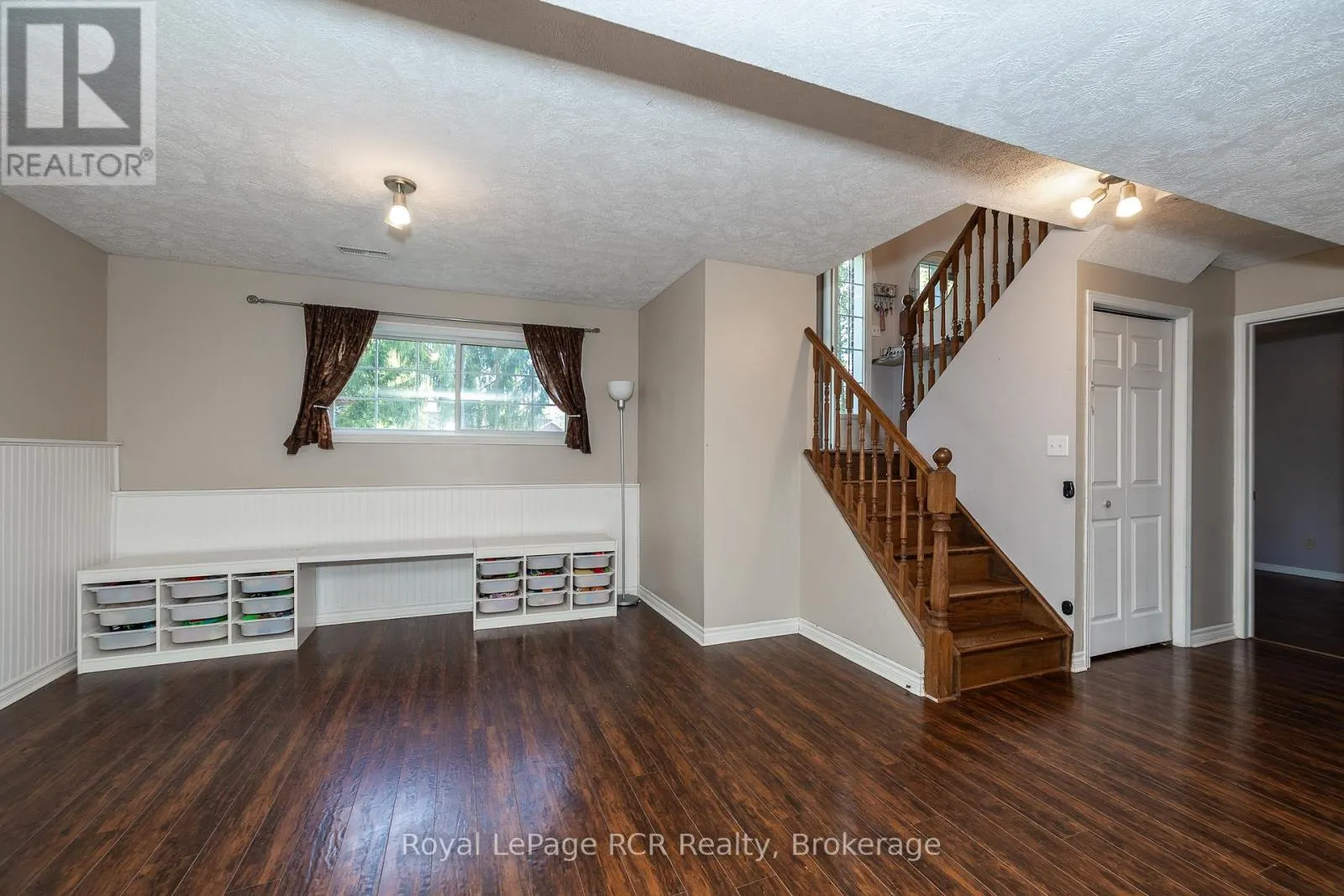876 27TH STREET W