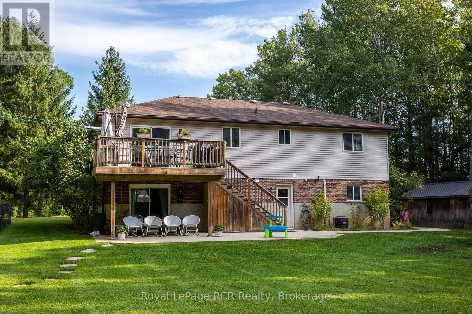 876 27TH STREET W