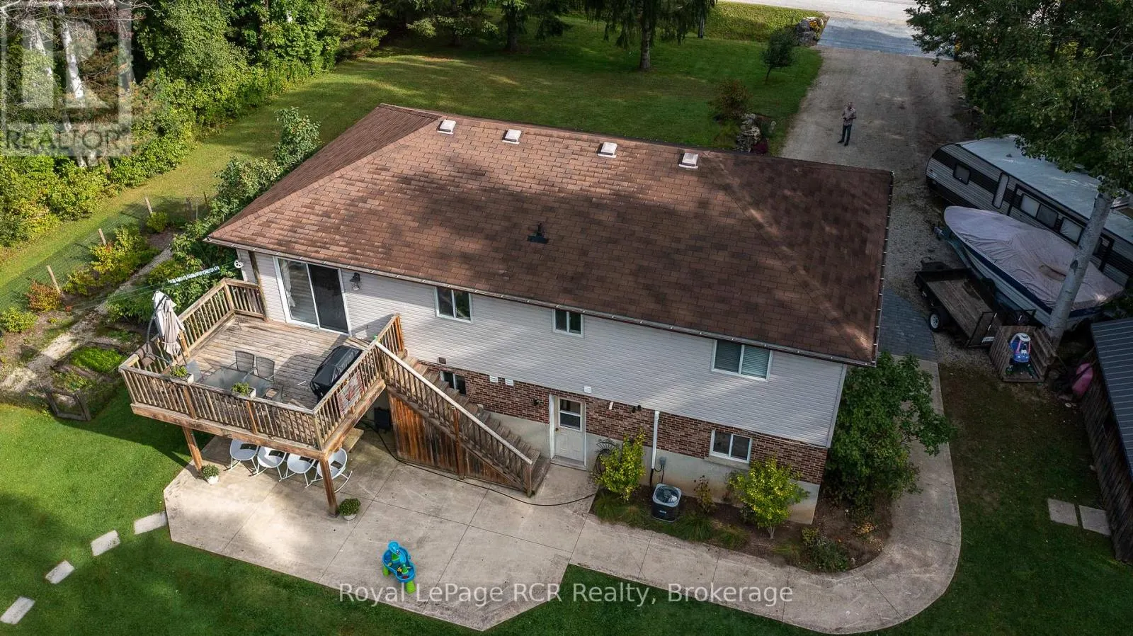 876 27TH STREET W