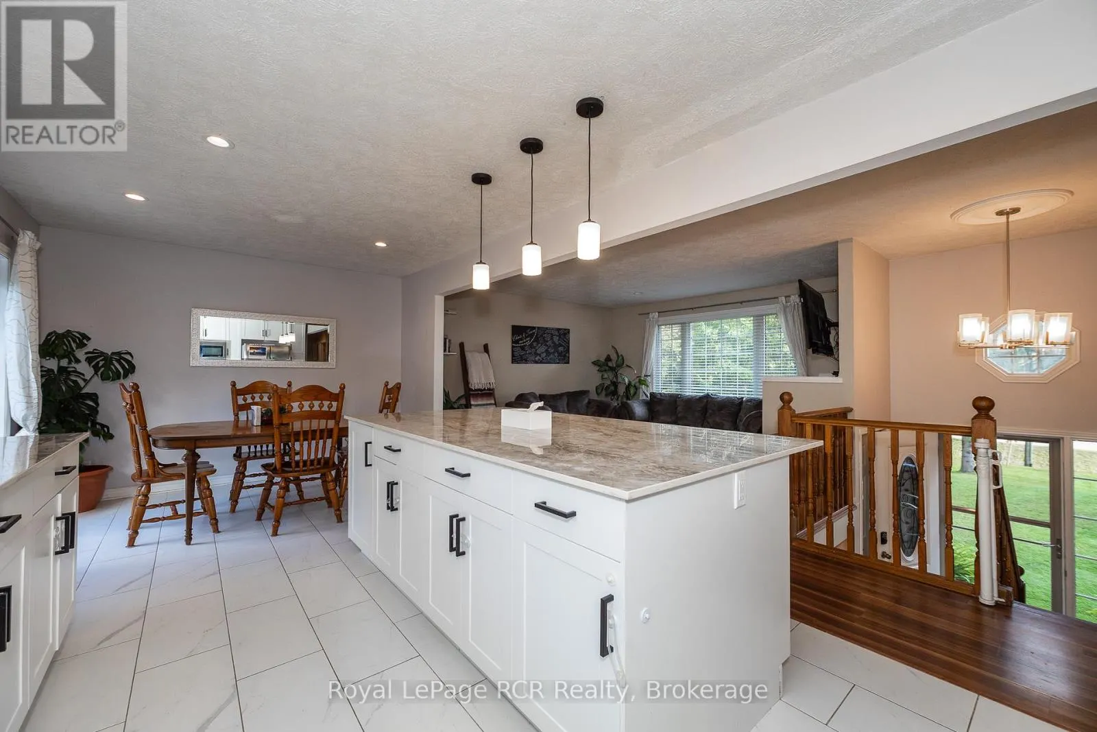876 27TH STREET W