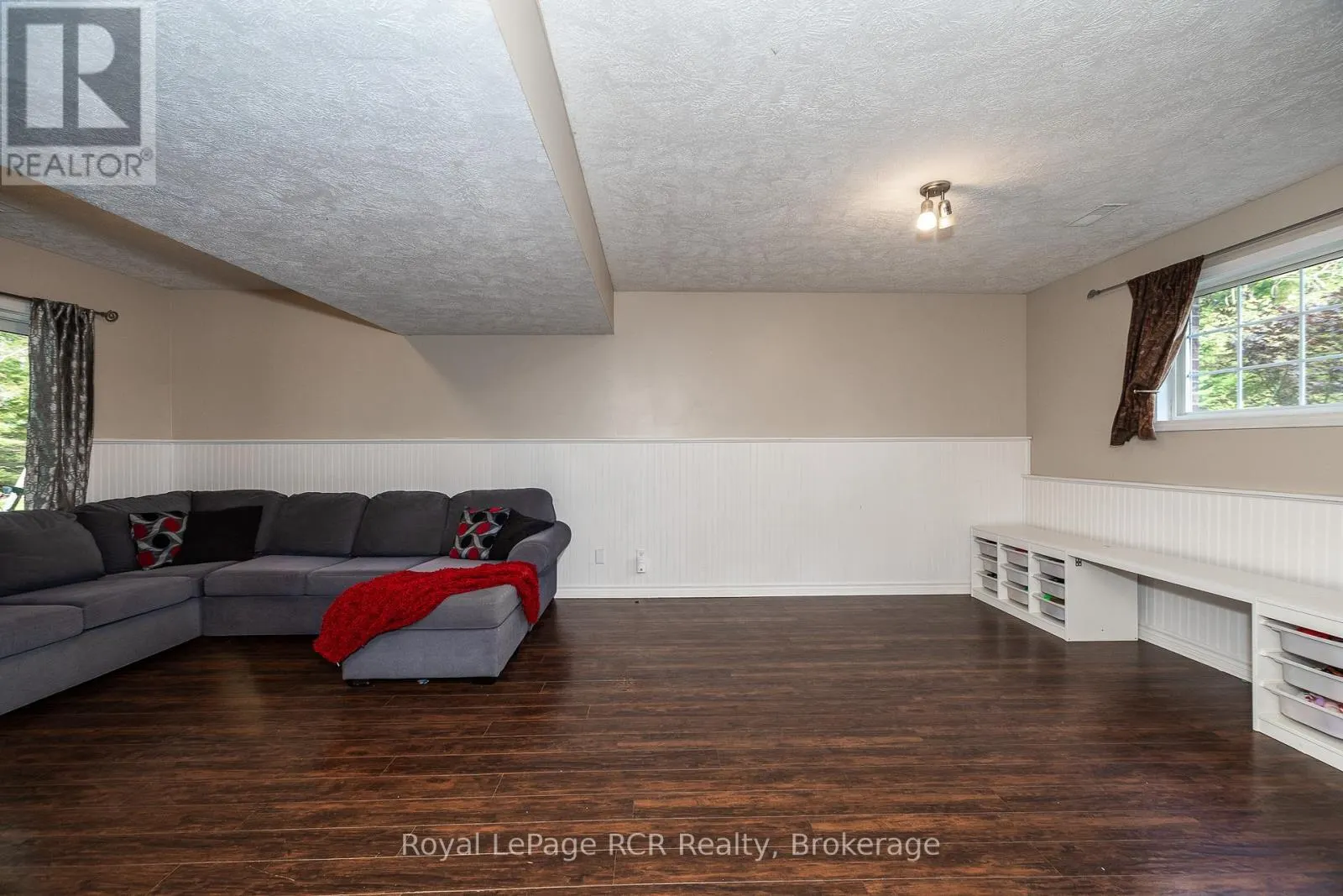 876 27TH STREET W