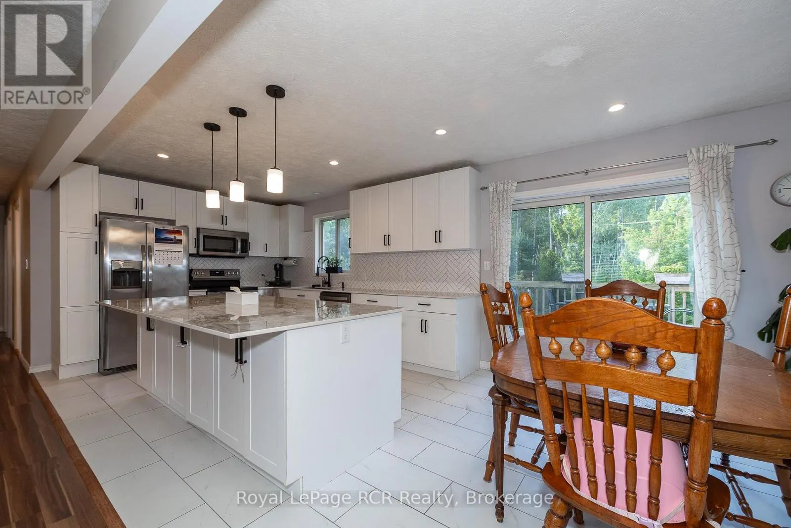 876 27TH STREET W