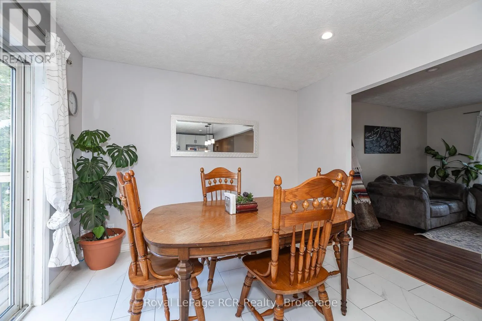 876 27TH STREET W