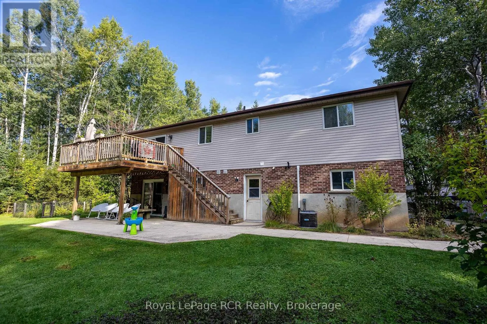 876 27TH STREET W