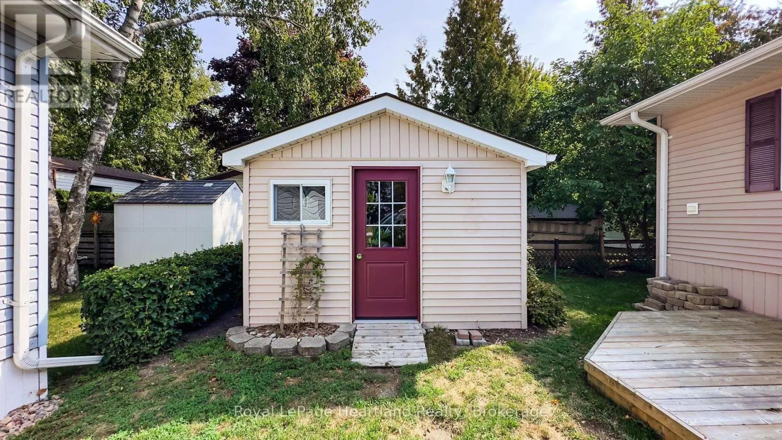 42 IROQUOIS LANE