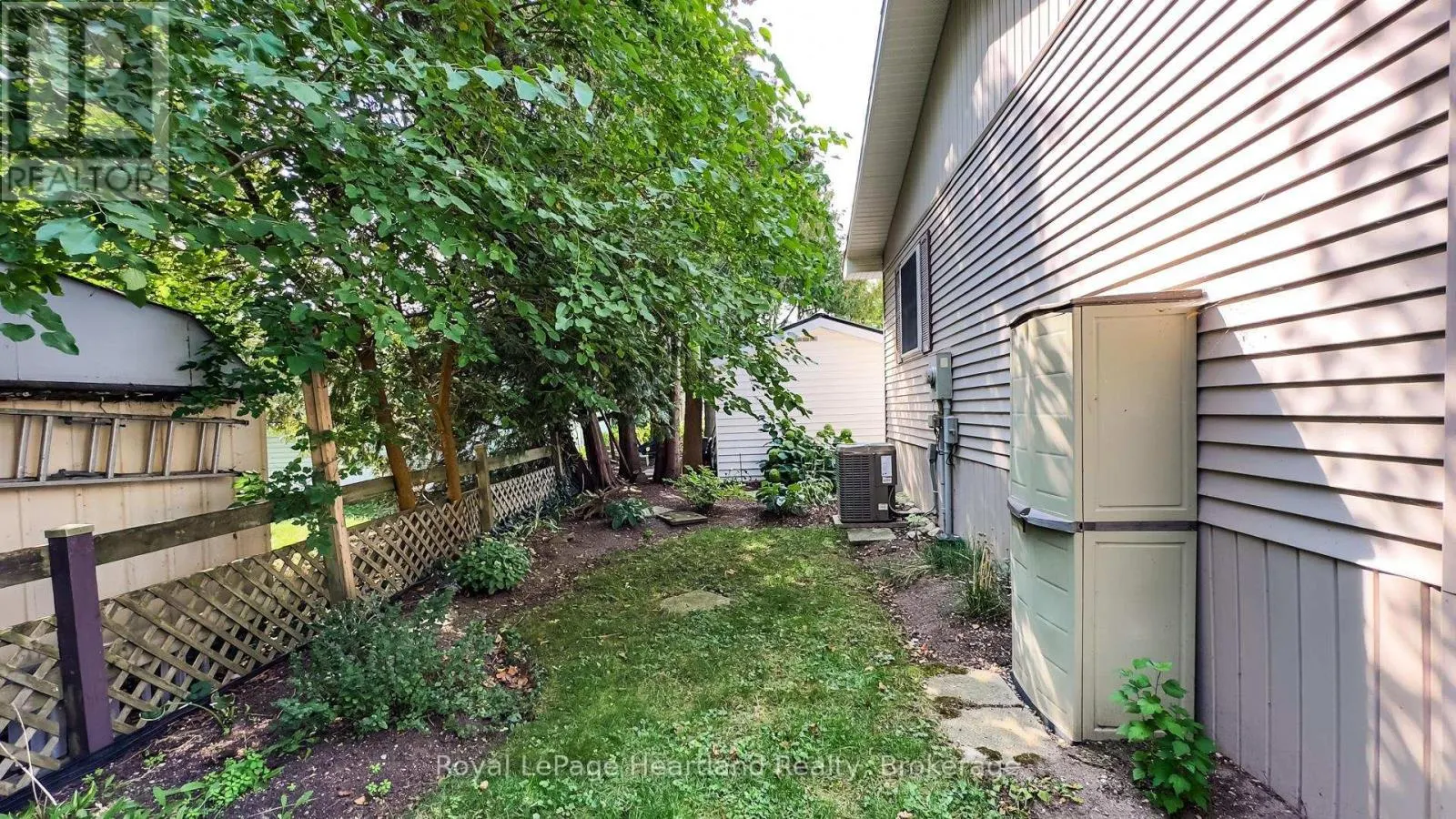 42 IROQUOIS LANE