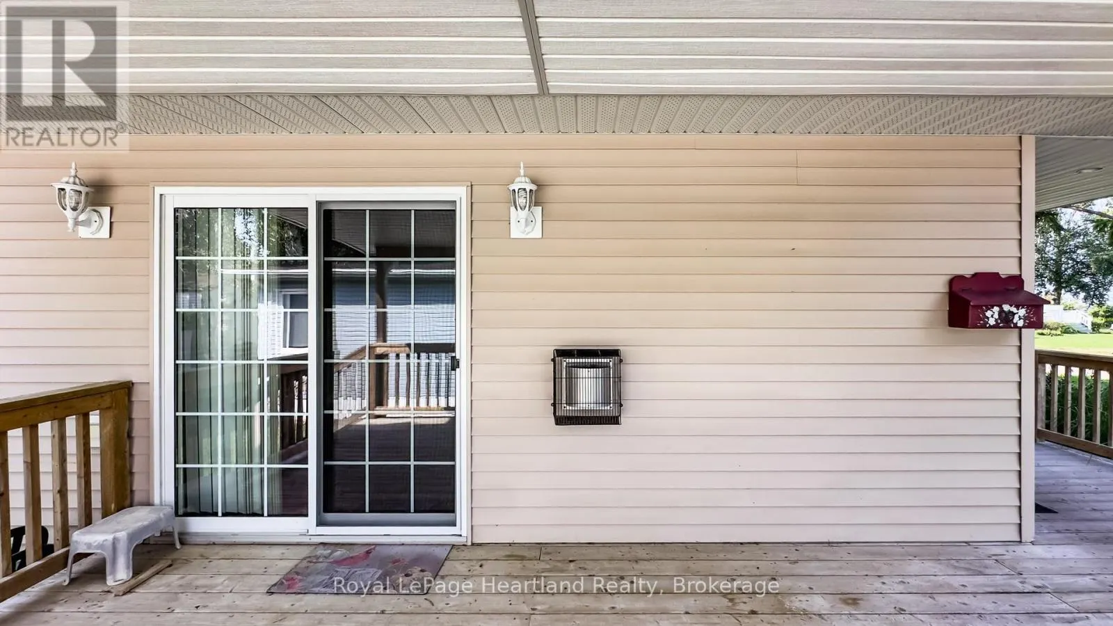 42 IROQUOIS LANE