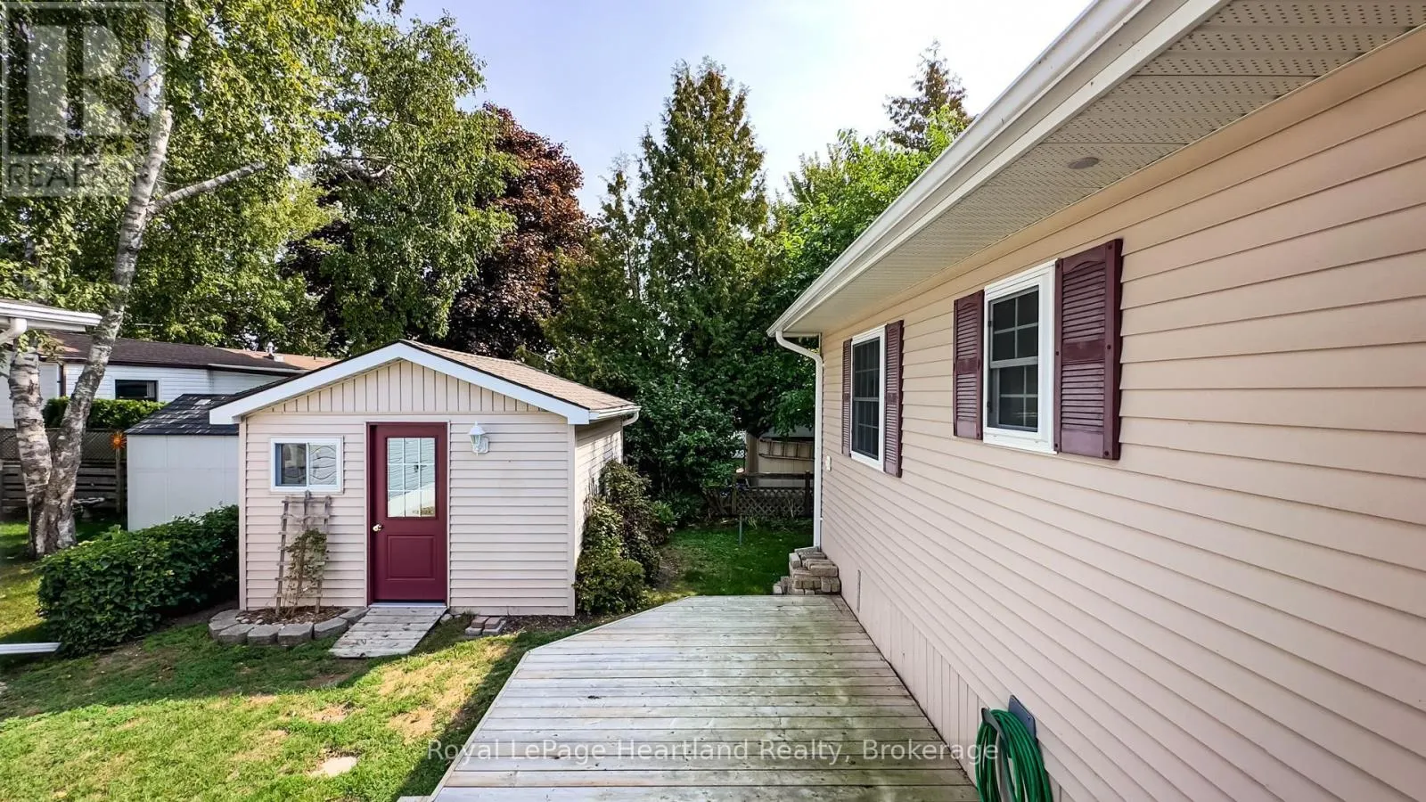 42 IROQUOIS LANE