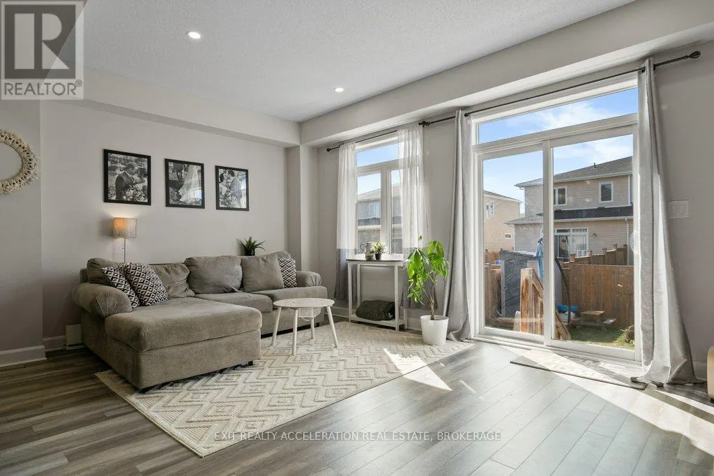 1551 DAVENPORT CRESCENT