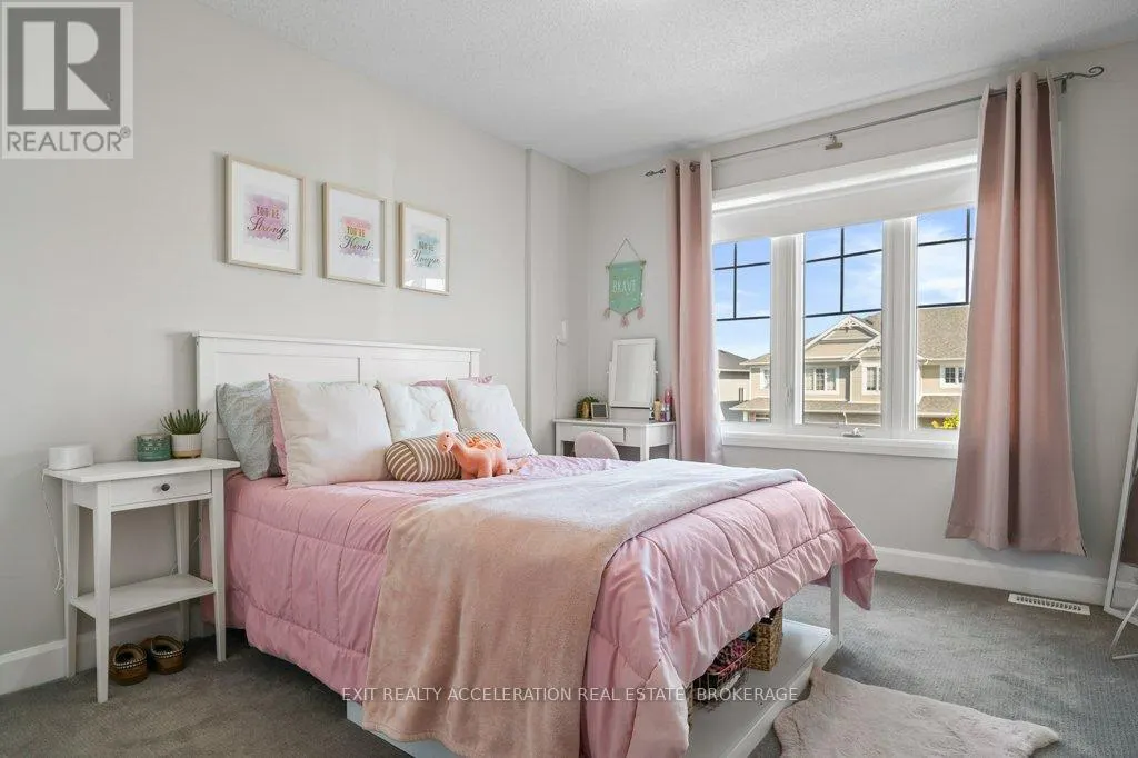 1551 DAVENPORT CRESCENT
