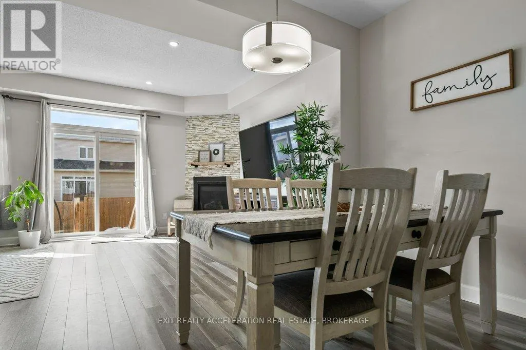 1551 DAVENPORT CRESCENT