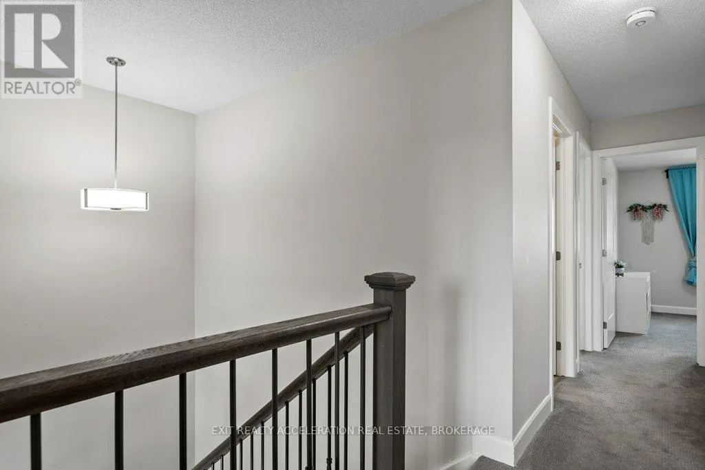 1551 DAVENPORT CRESCENT