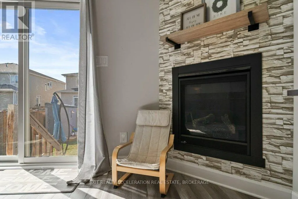 1551 DAVENPORT CRESCENT