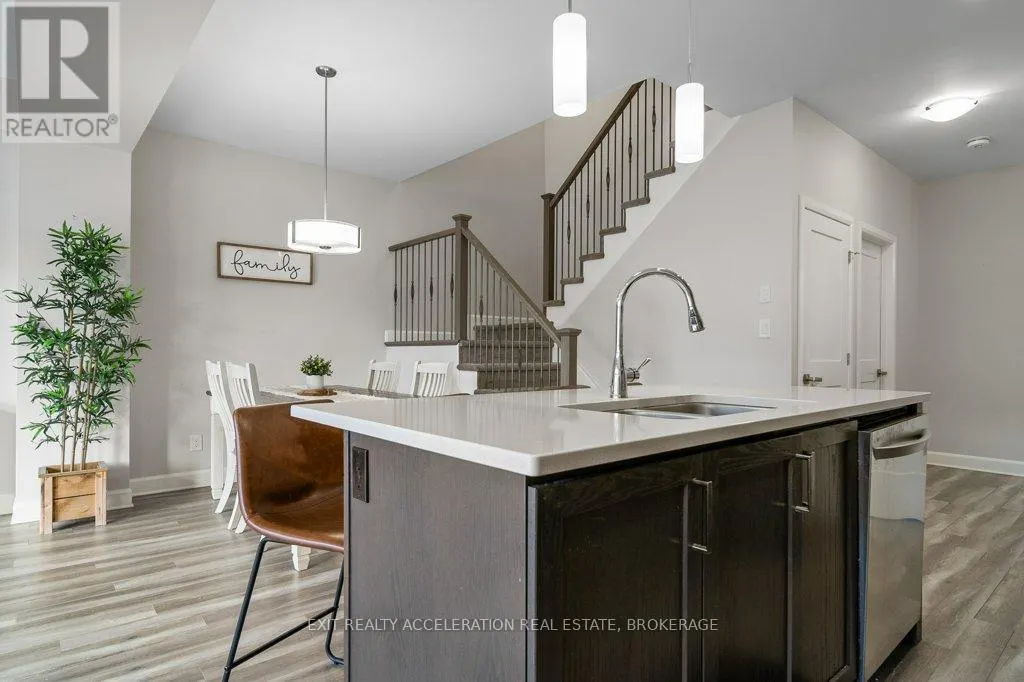 1551 DAVENPORT CRESCENT