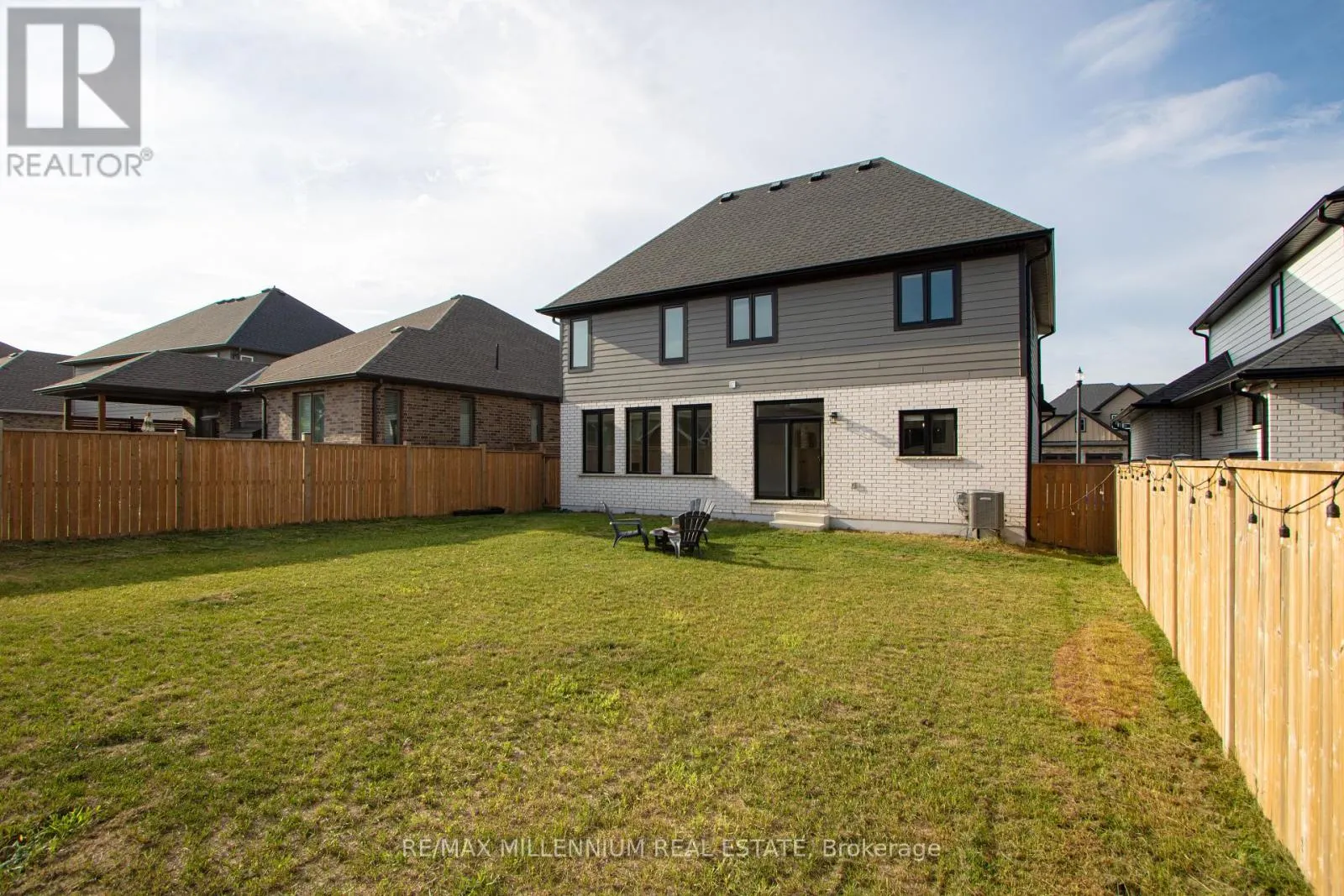 195 BOARDWALK WAY
