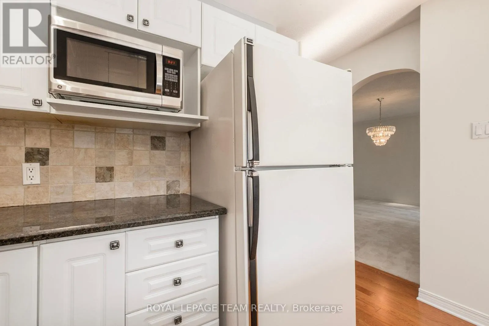239 MARKLAND CRESCENT