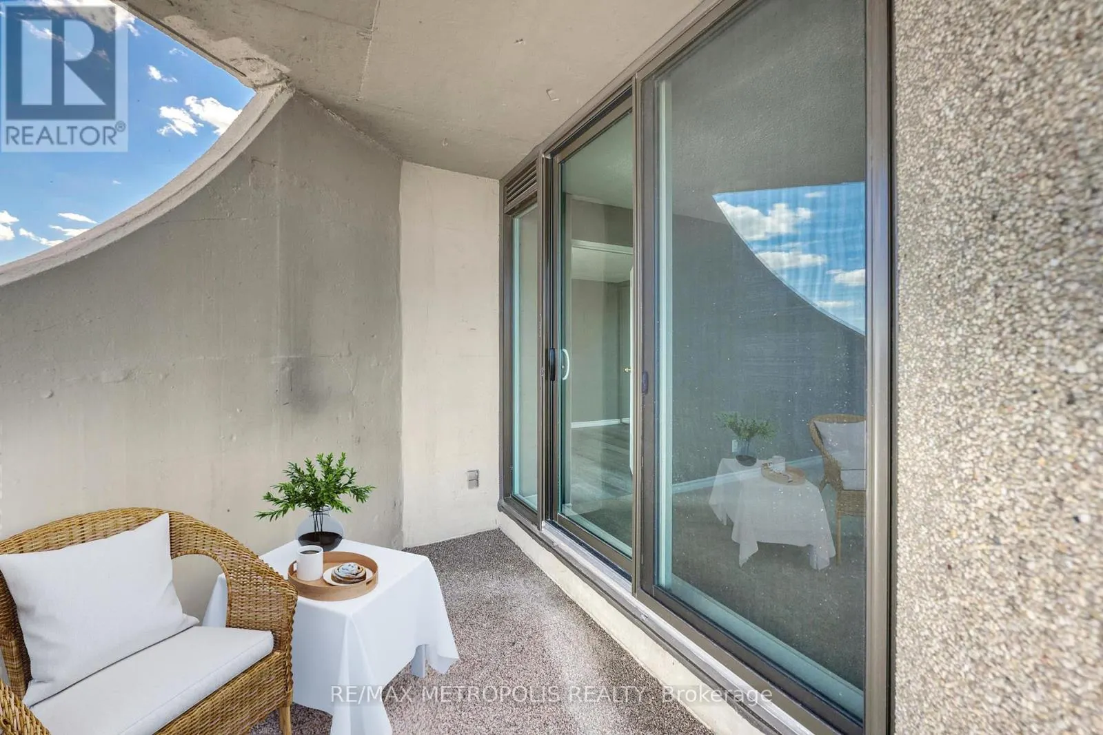 1408 - 155 FRONT STREET N